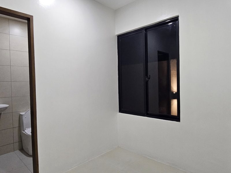 Contemporary House & Lot for Sale in Corona Del Mar Talisay