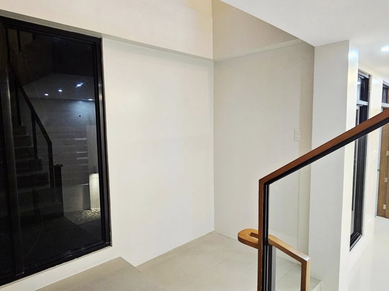 Contemporary House & Lot for Sale in Corona Del Mar Talisay